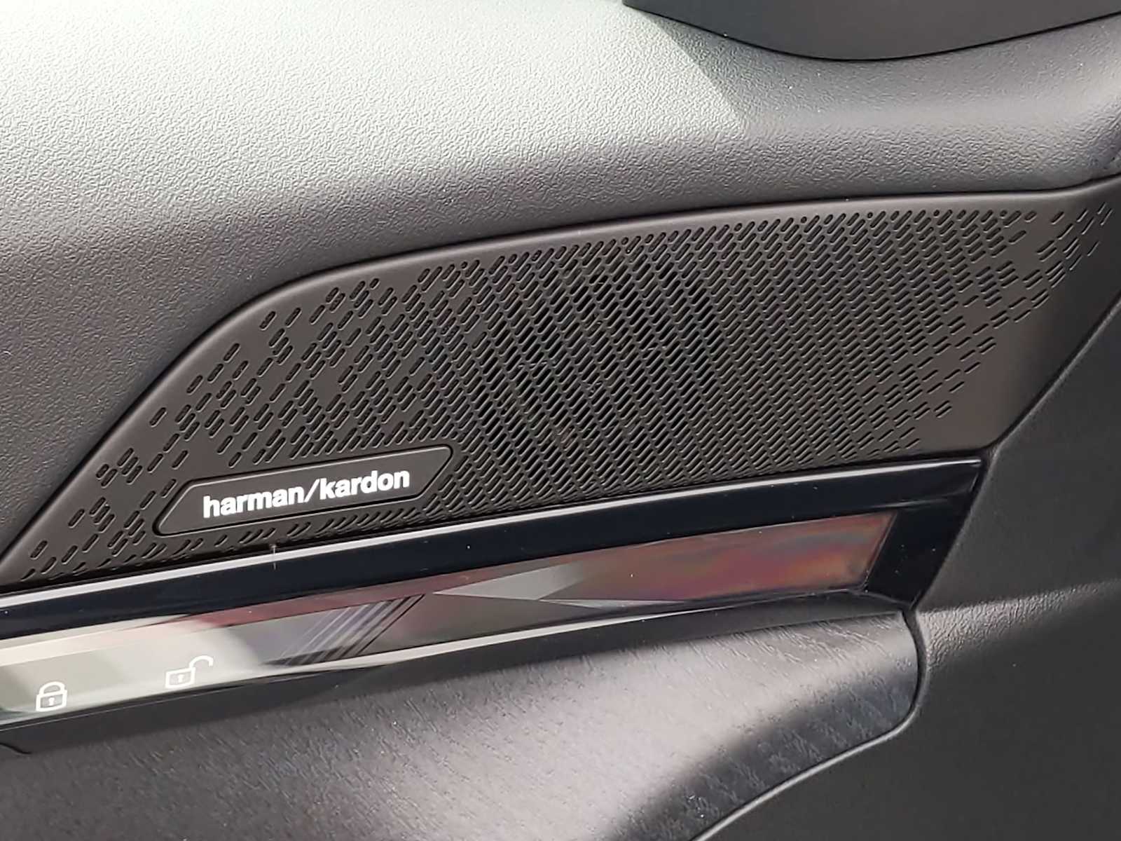 Thumbnail: 2025 BMW i5 - 32