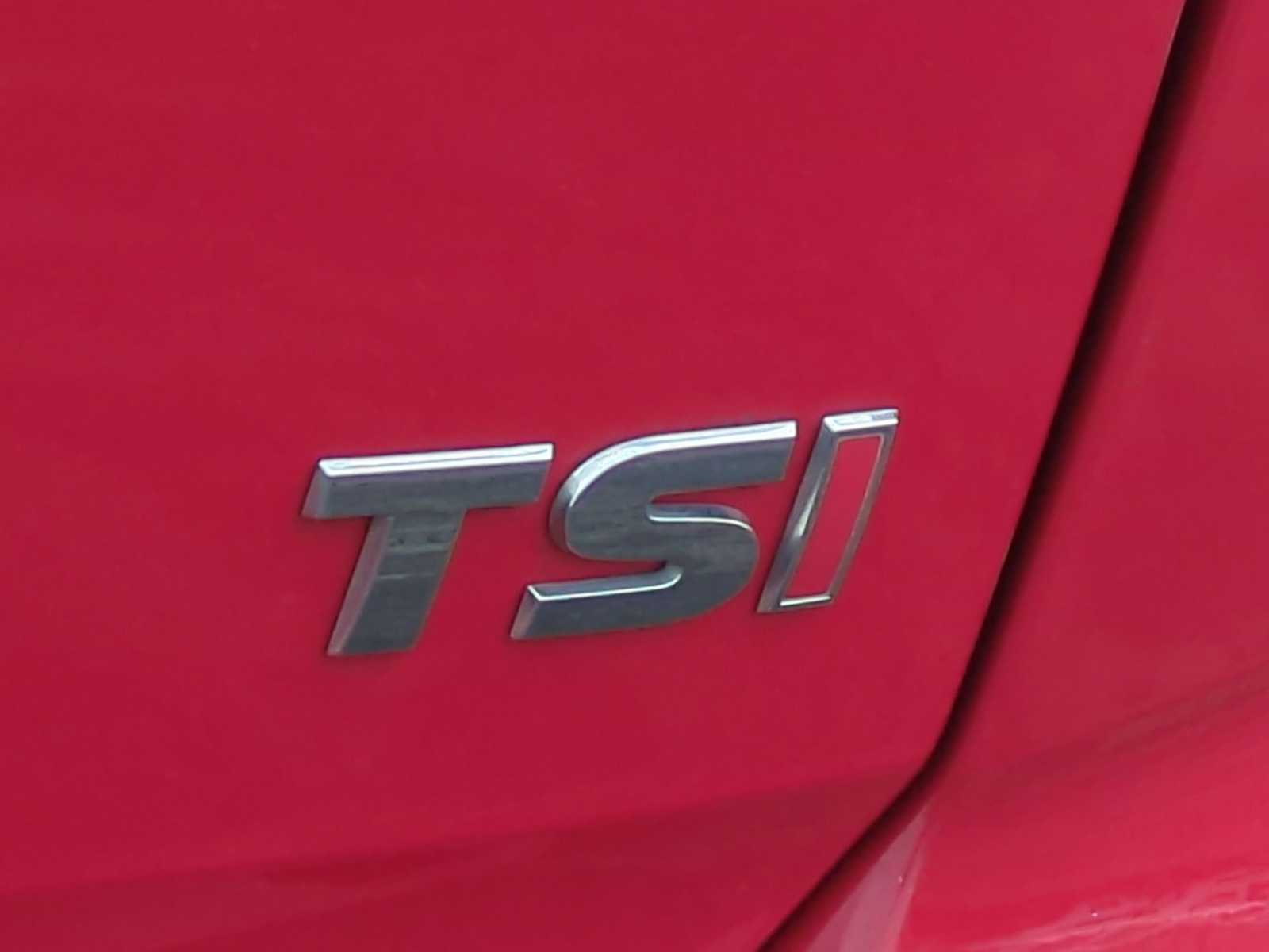 Thumbnail: 2017 Volkswagen Golf - 12