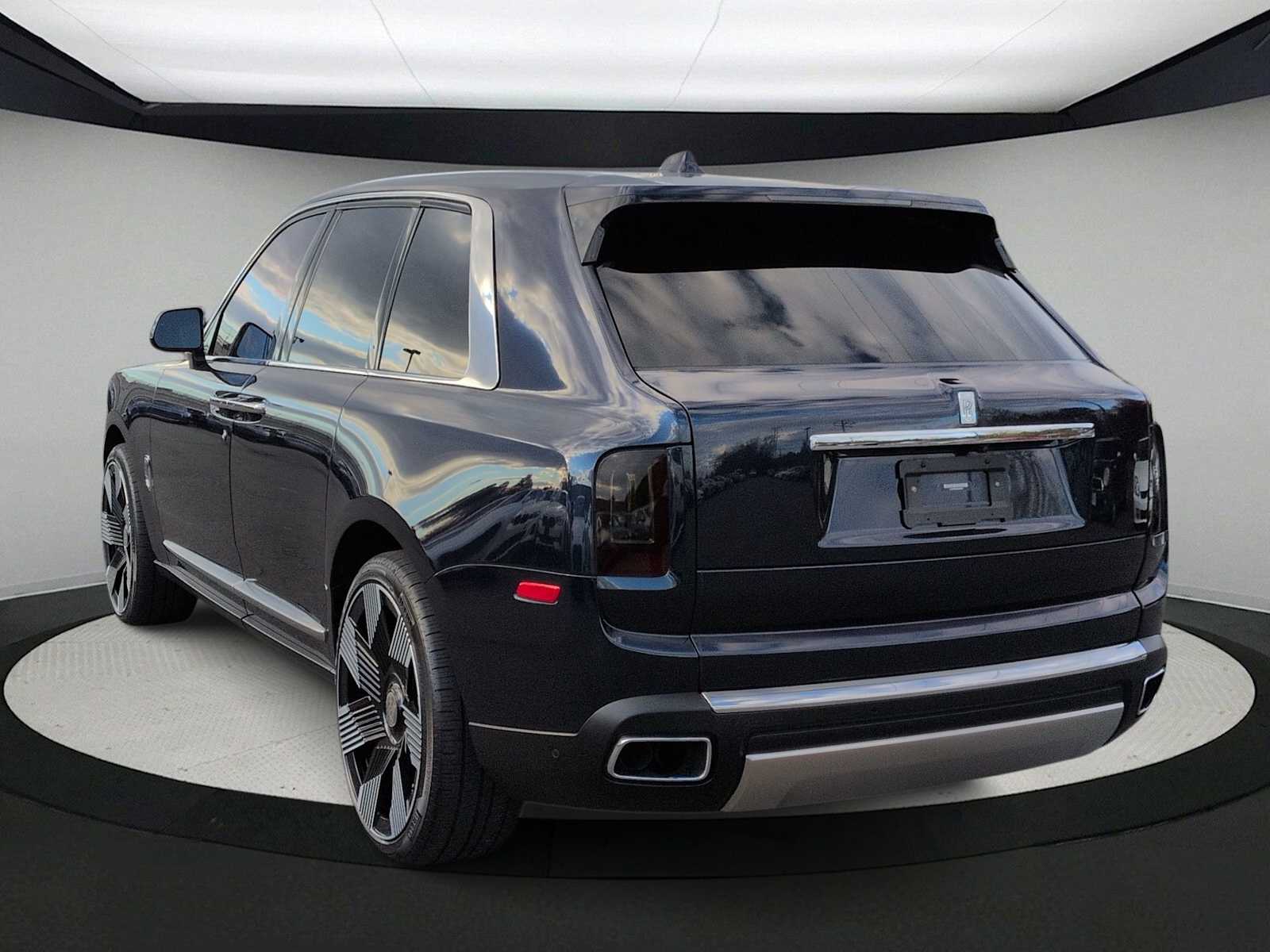 Thumbnail: 2022 Rolls-Royce Cullinan - 5