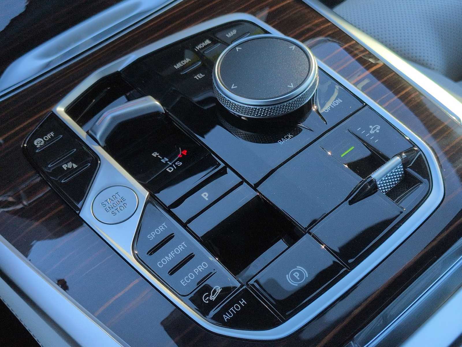 Thumbnail: 2026 BMW X7 - 34