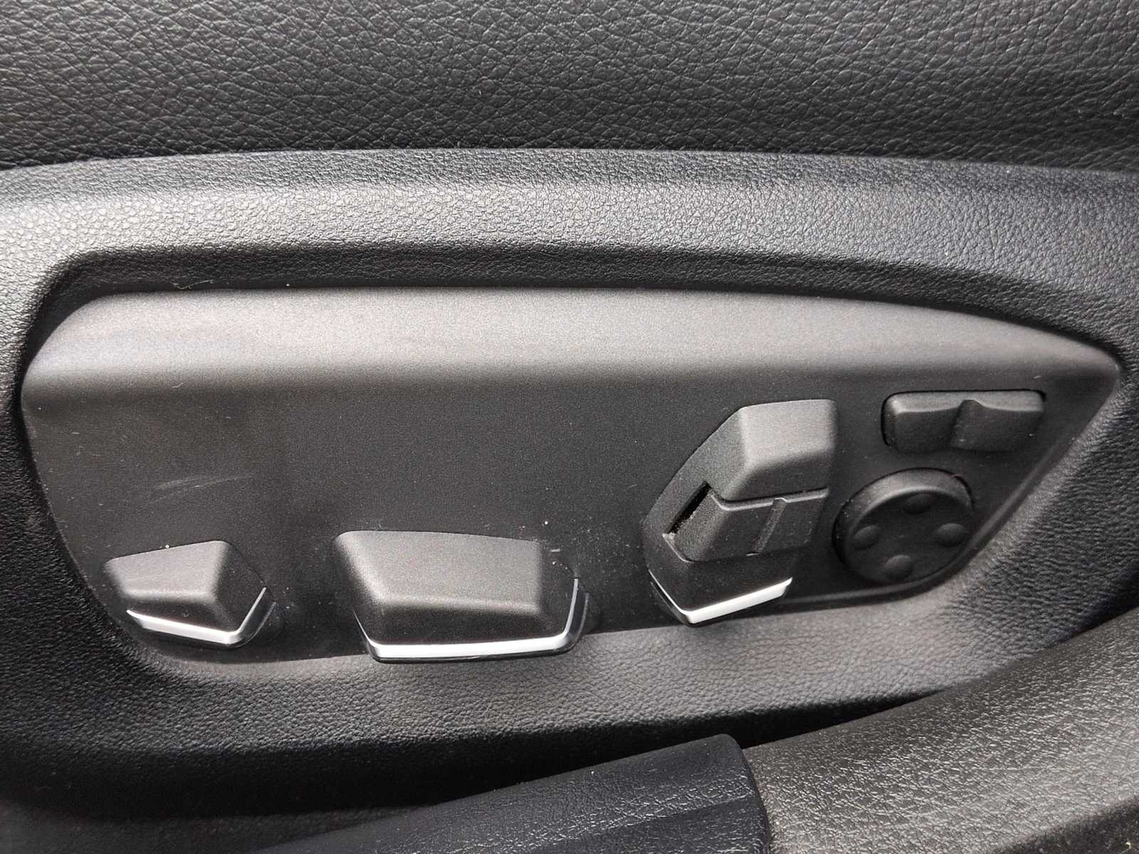 Thumbnail: 2014 BMW 5 Series - 18