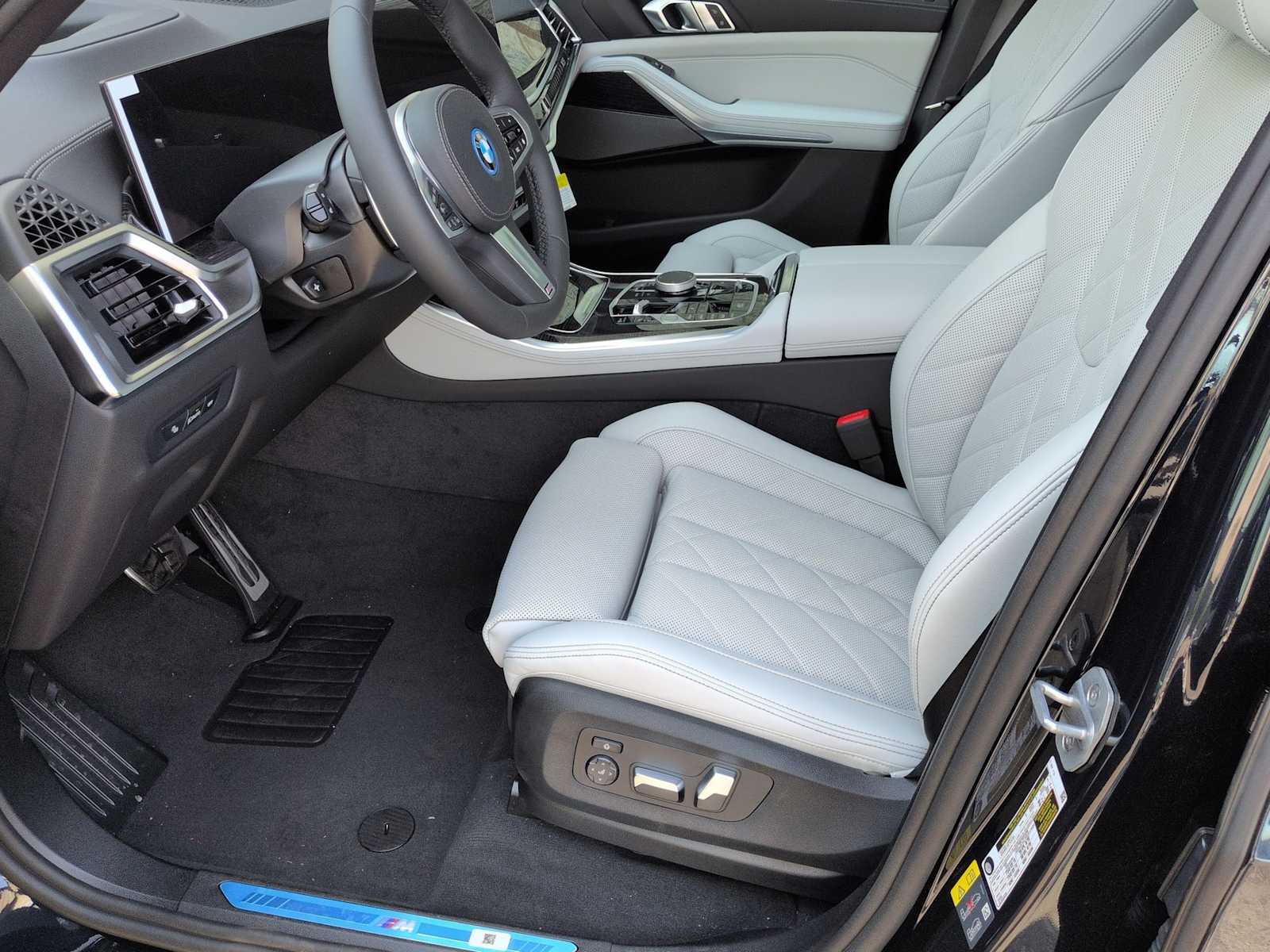 Thumbnail: 2026 BMW X5 - 17