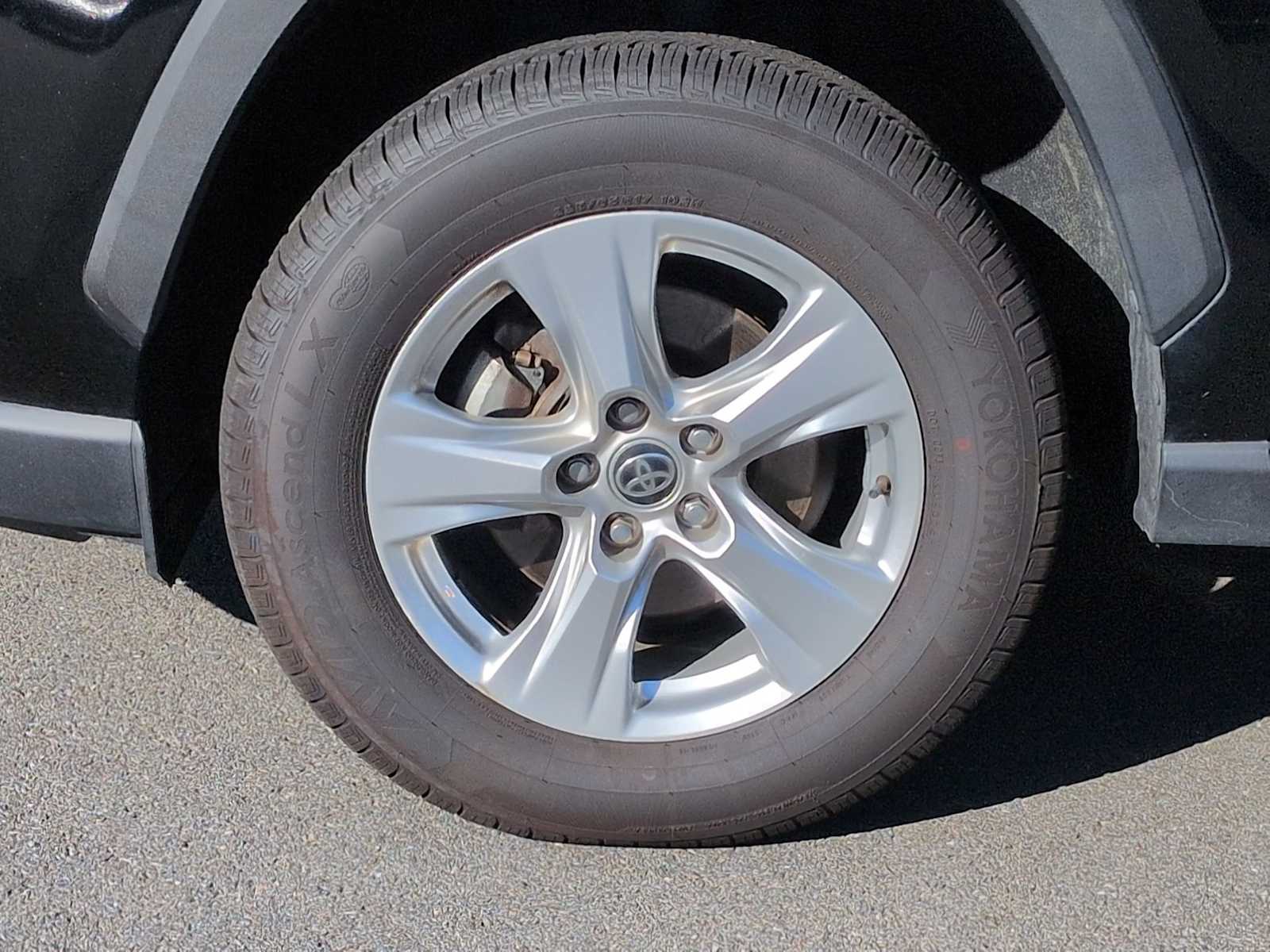 Thumbnail: 2021 Toyota RAV4 - 13