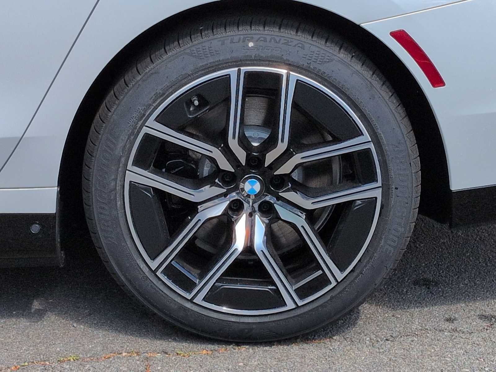 Thumbnail: 2026 BMW i7 - 14