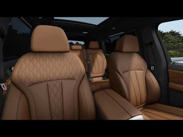 Thumbnail: 2025 BMW X7 - 11