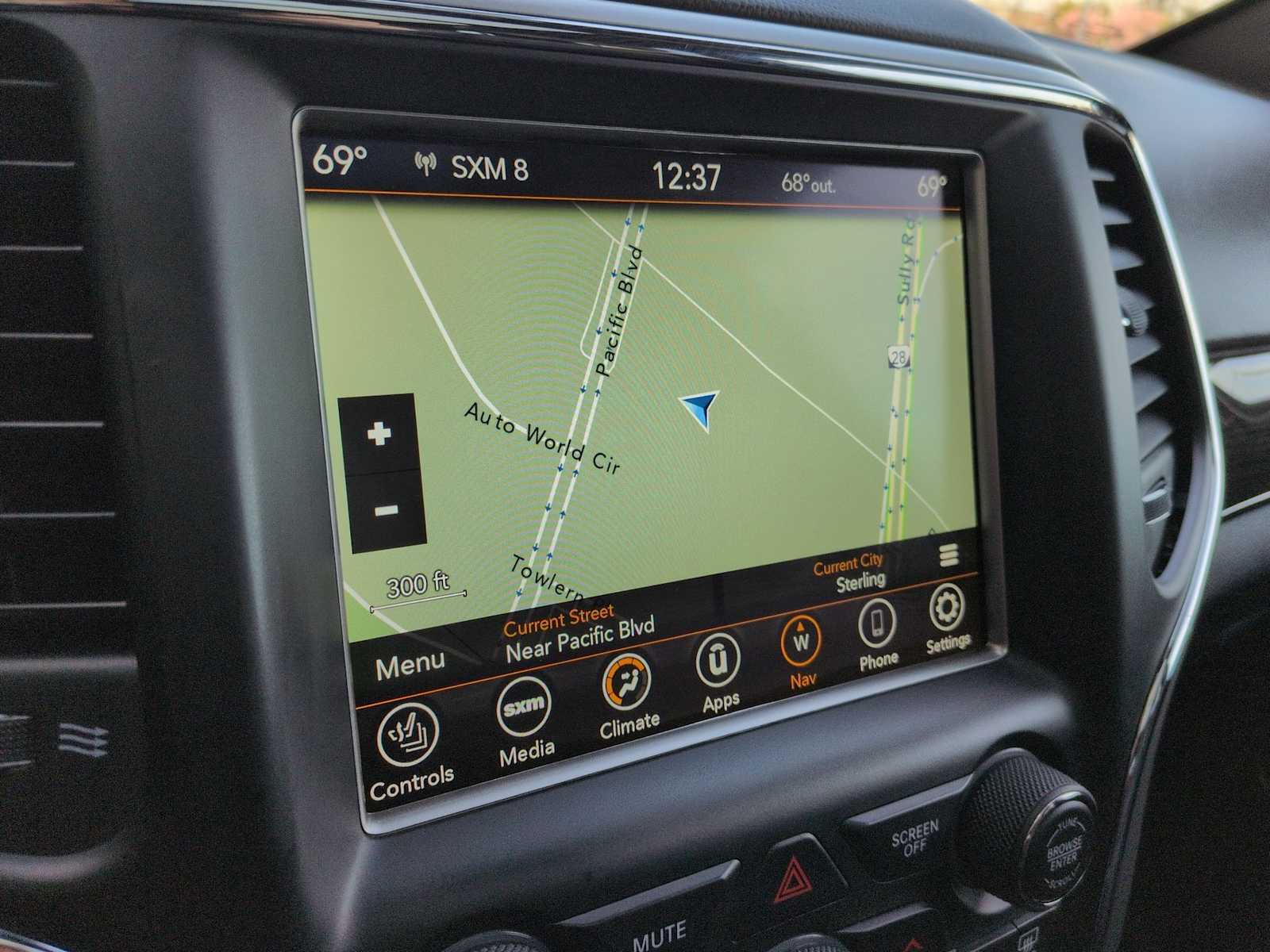 Thumbnail: 2018 Jeep Grand Cherokee - 31