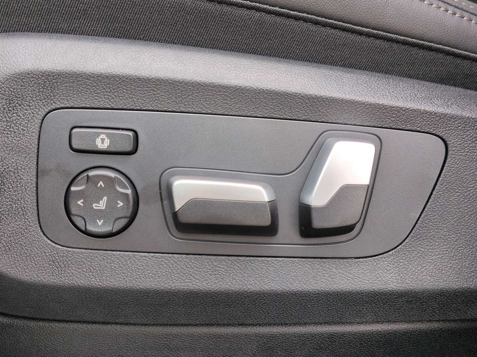 Thumbnail: 2026 BMW X6 - 18