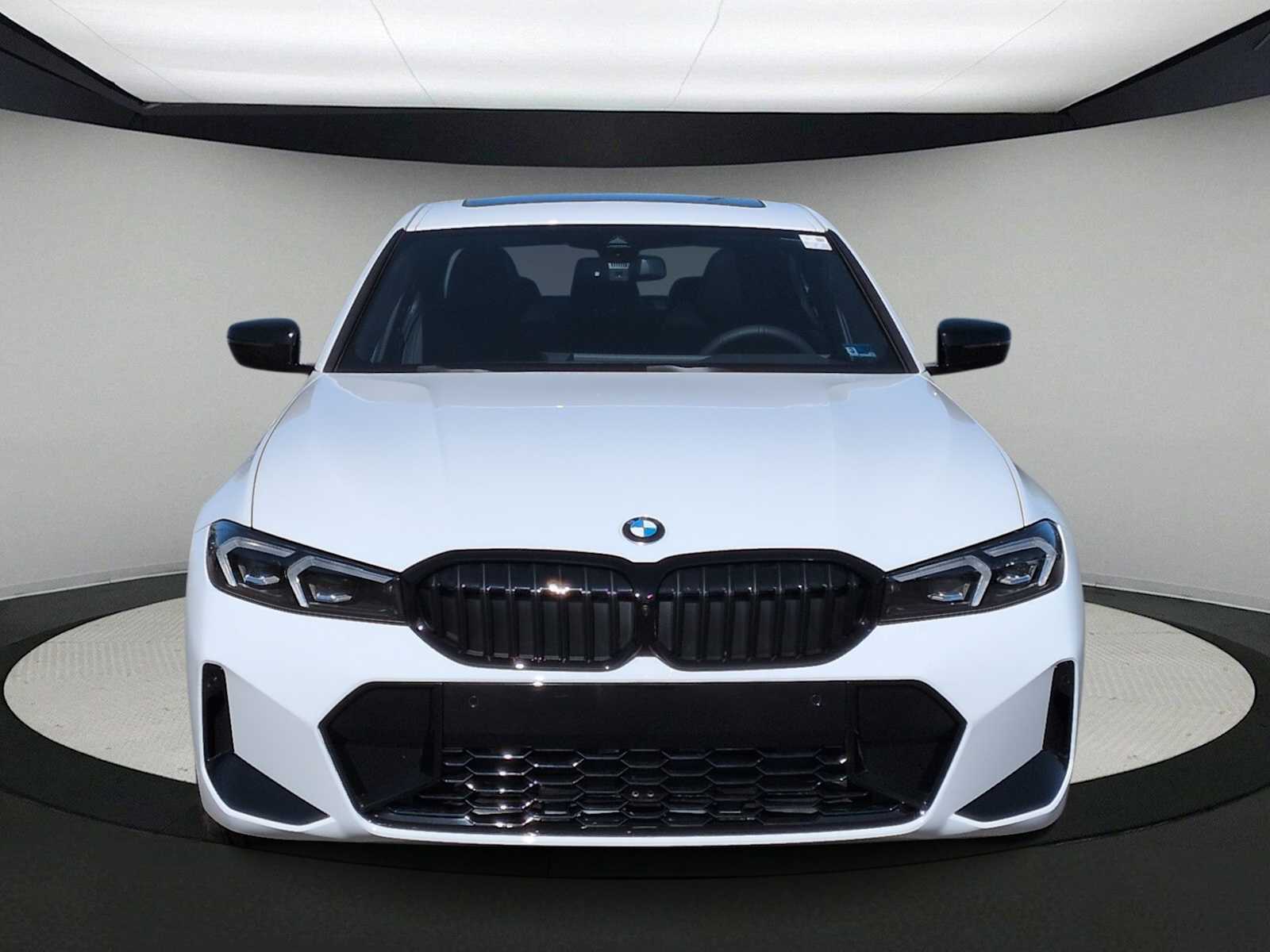 Thumbnail: 2026 BMW 3 Series - 3