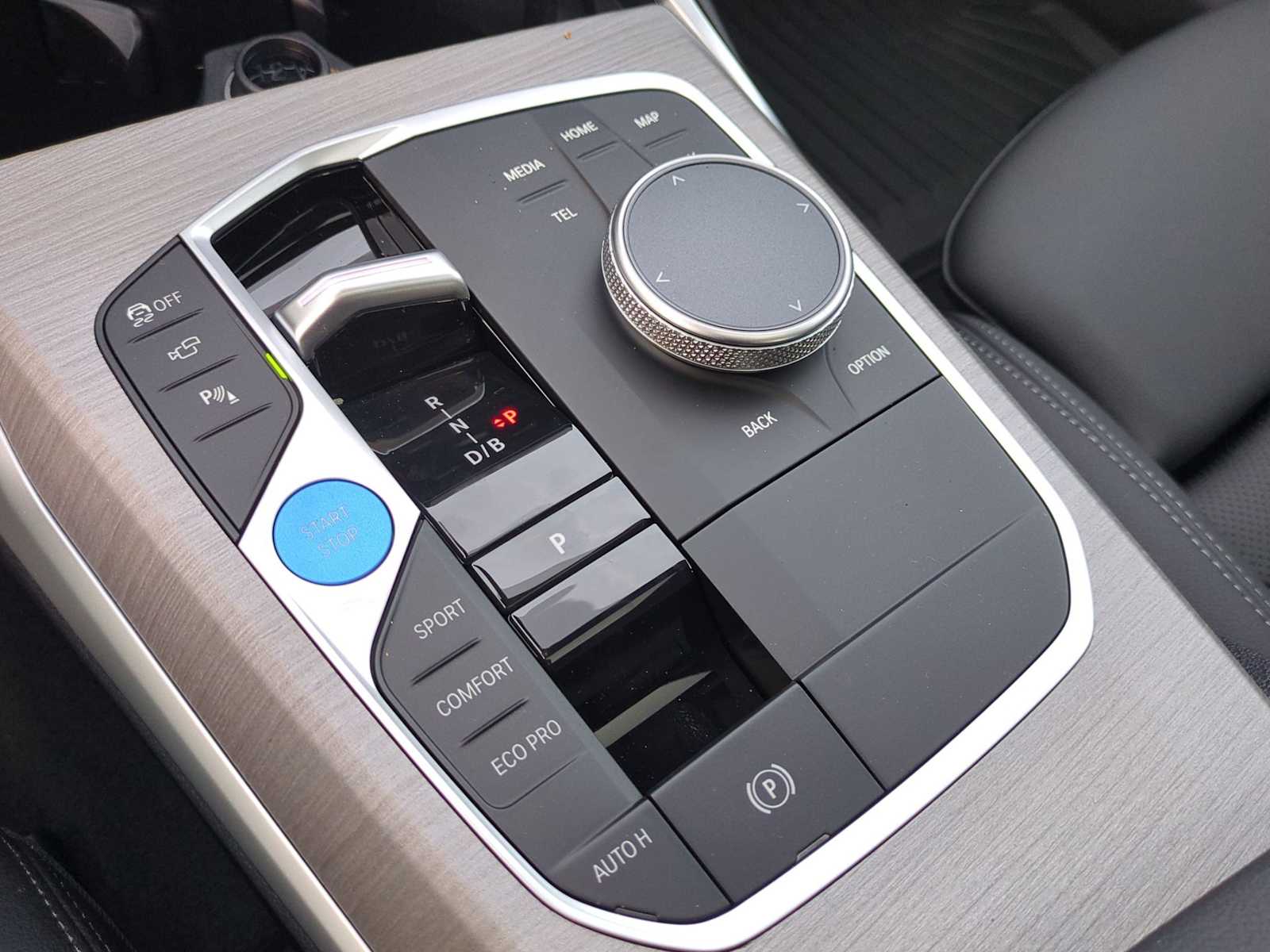 Thumbnail: 2025 BMW i4 - 35