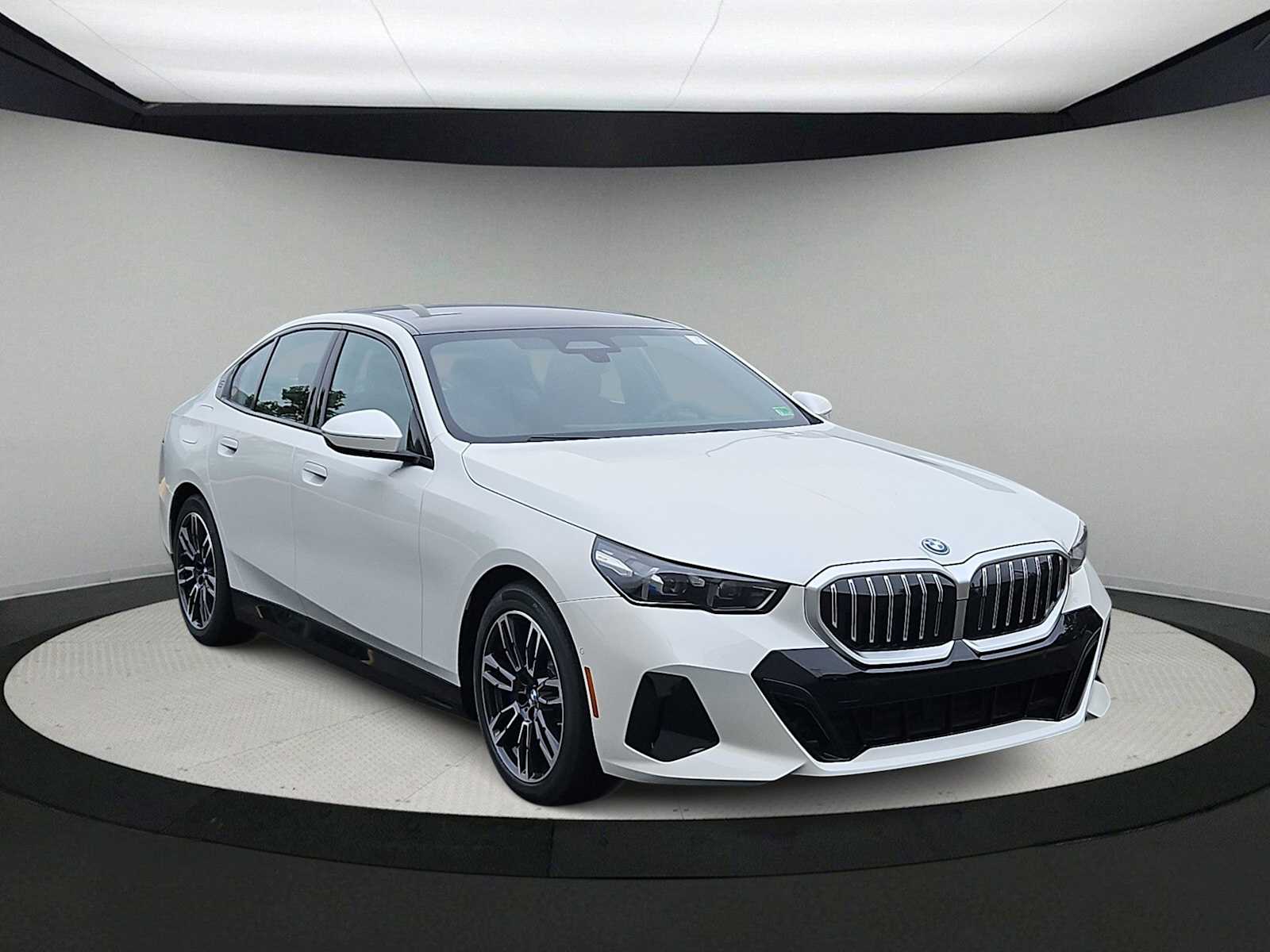 Thumbnail: 2026 BMW 5 Series - 2