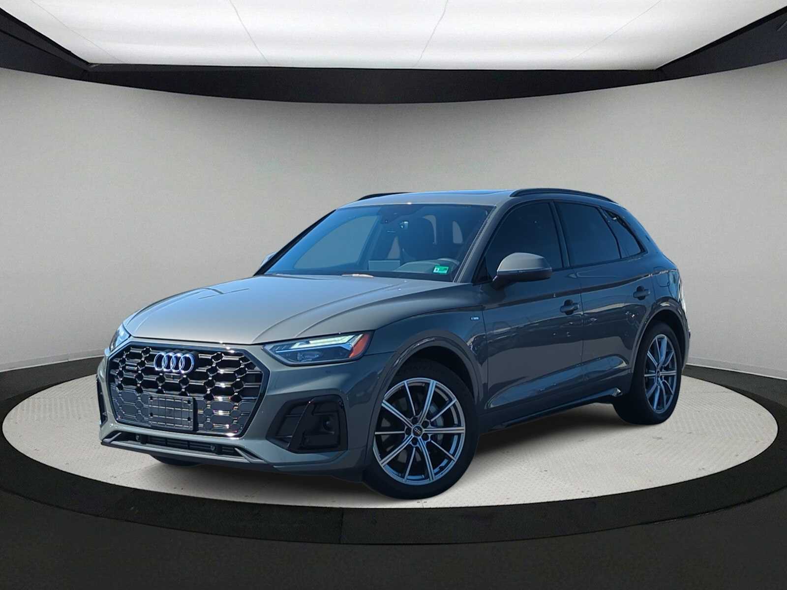 Thumbnail: 2023 Audi Q5 - 1