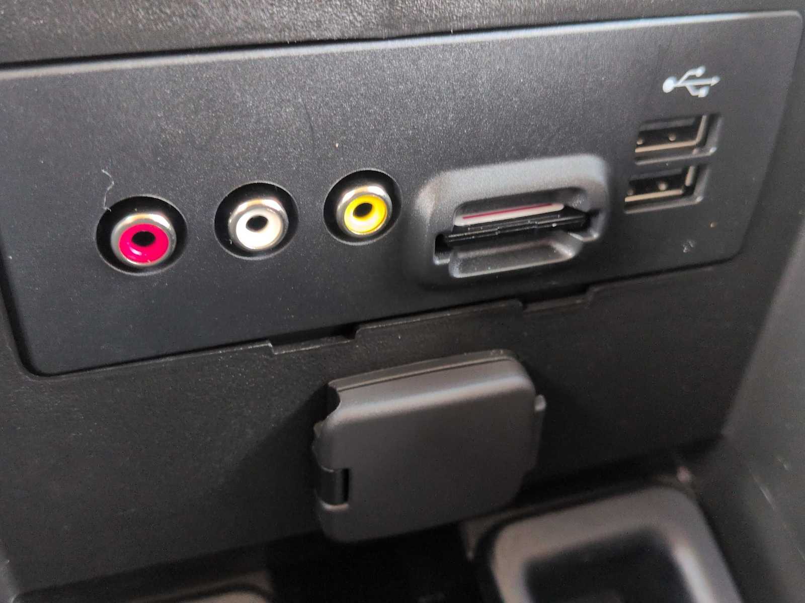 Thumbnail: 2013 Ford Edge - 31