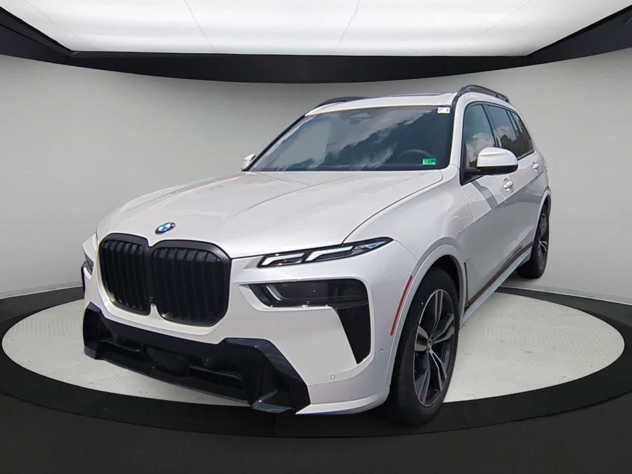 Thumbnail: 2026 BMW X7 - 4