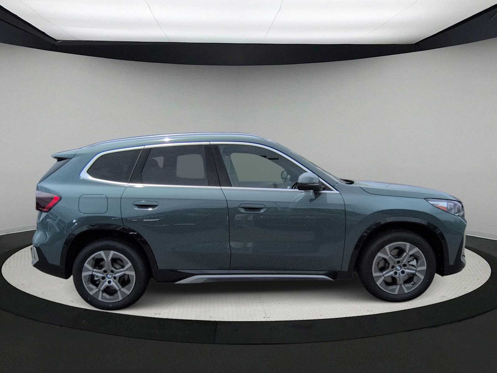 Thumbnail: 2026 BMW X1 - 9