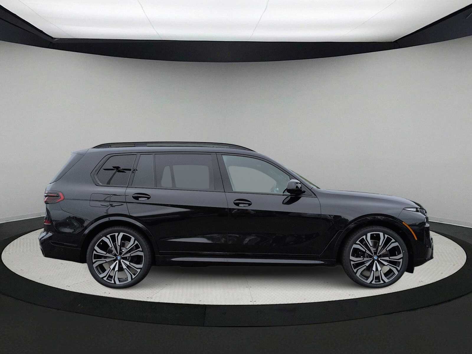Thumbnail: 2027 BMW X7 - 9