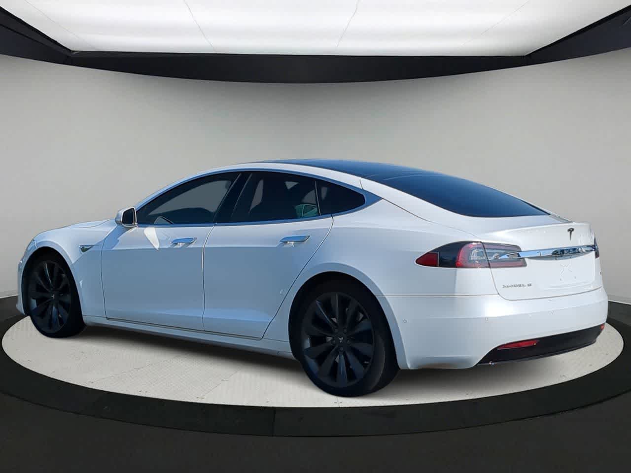 Thumbnail: 2016 Tesla Model S - 6
