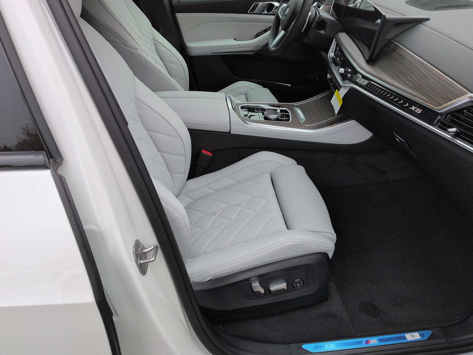 Thumbnail: 2026 BMW X5 - 24