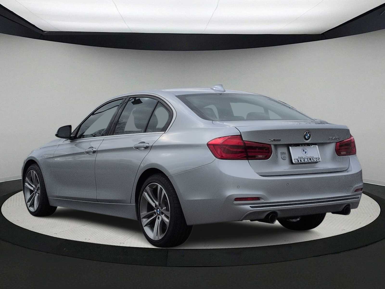 Thumbnail: 2017 BMW 3 Series - 6