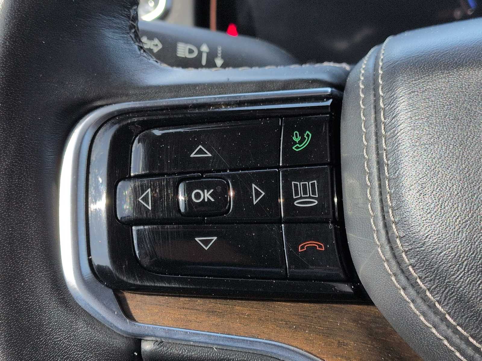 Thumbnail: 2023 Jeep Grand Wagoneer - 26