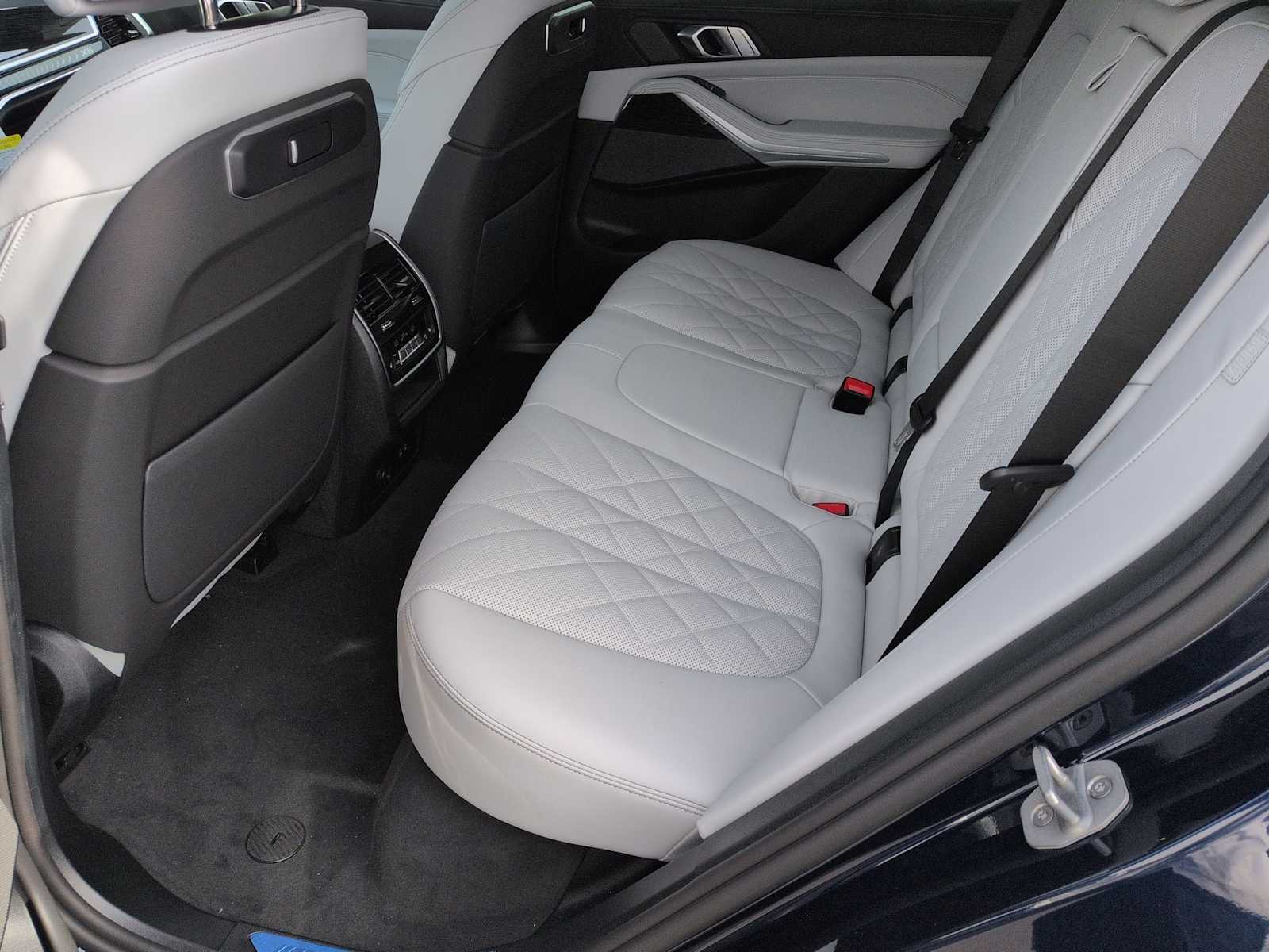 Thumbnail: 2026 BMW X5 - 21