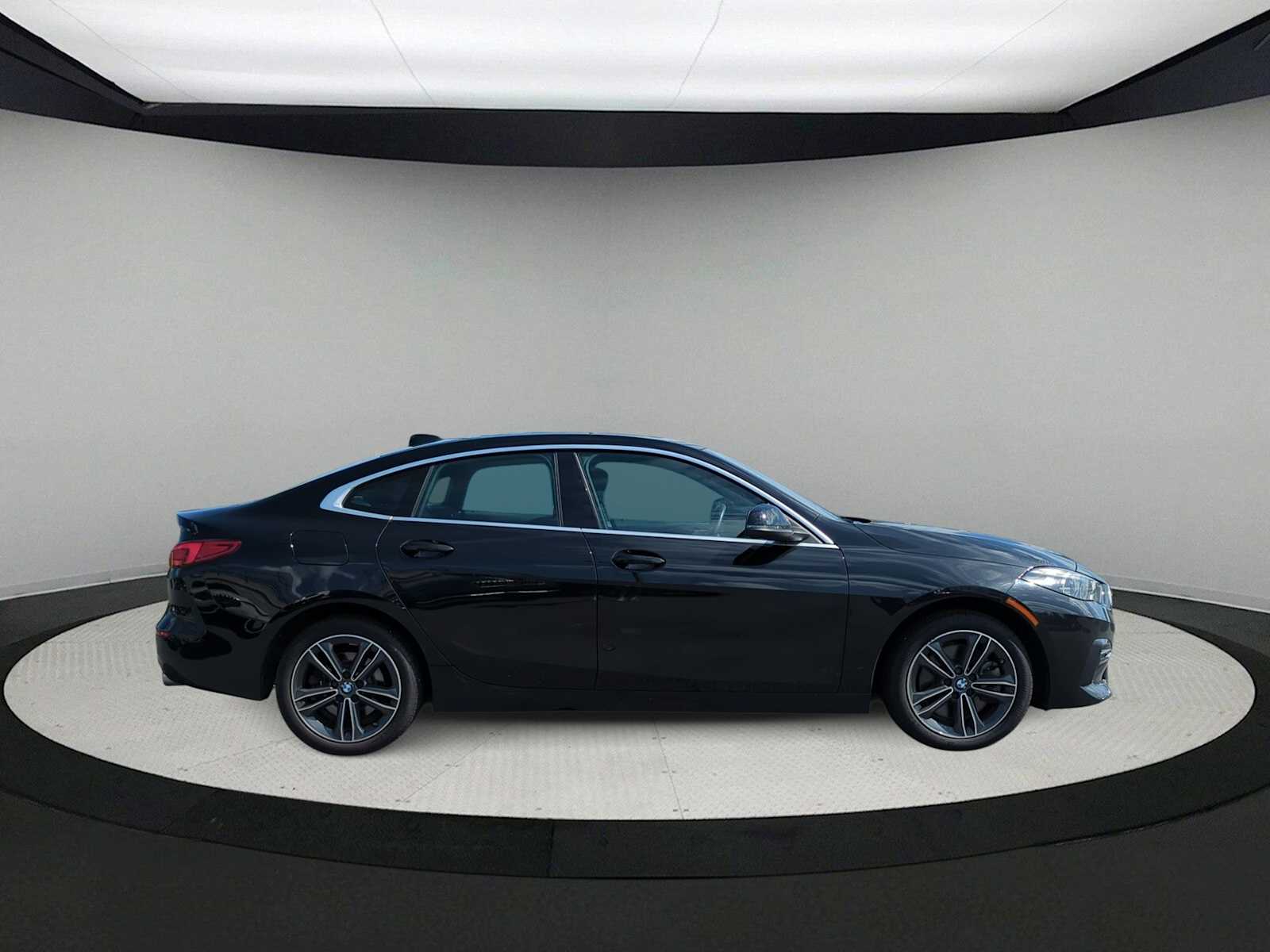 Thumbnail: 2022 BMW 2 Series - 9