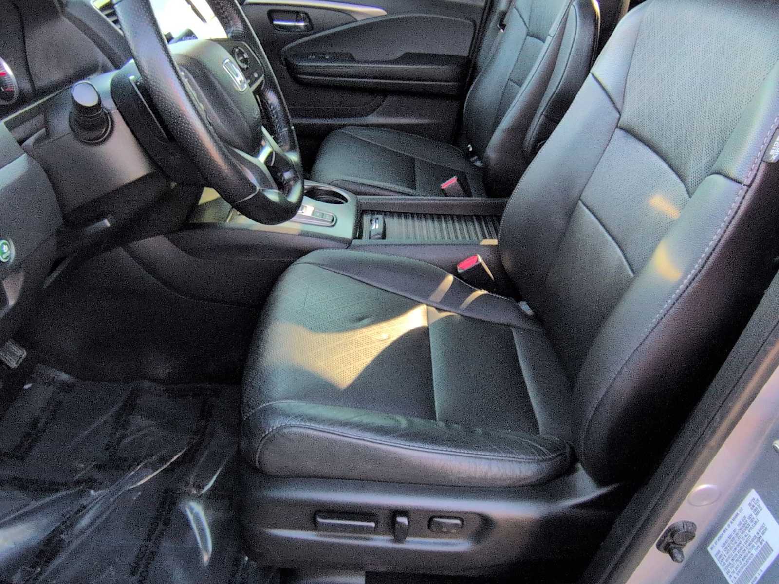 Thumbnail: 2020 Honda Passport - 17