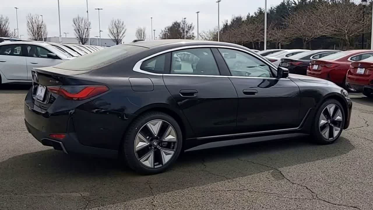 Thumbnail: 2025 BMW i4 - 8