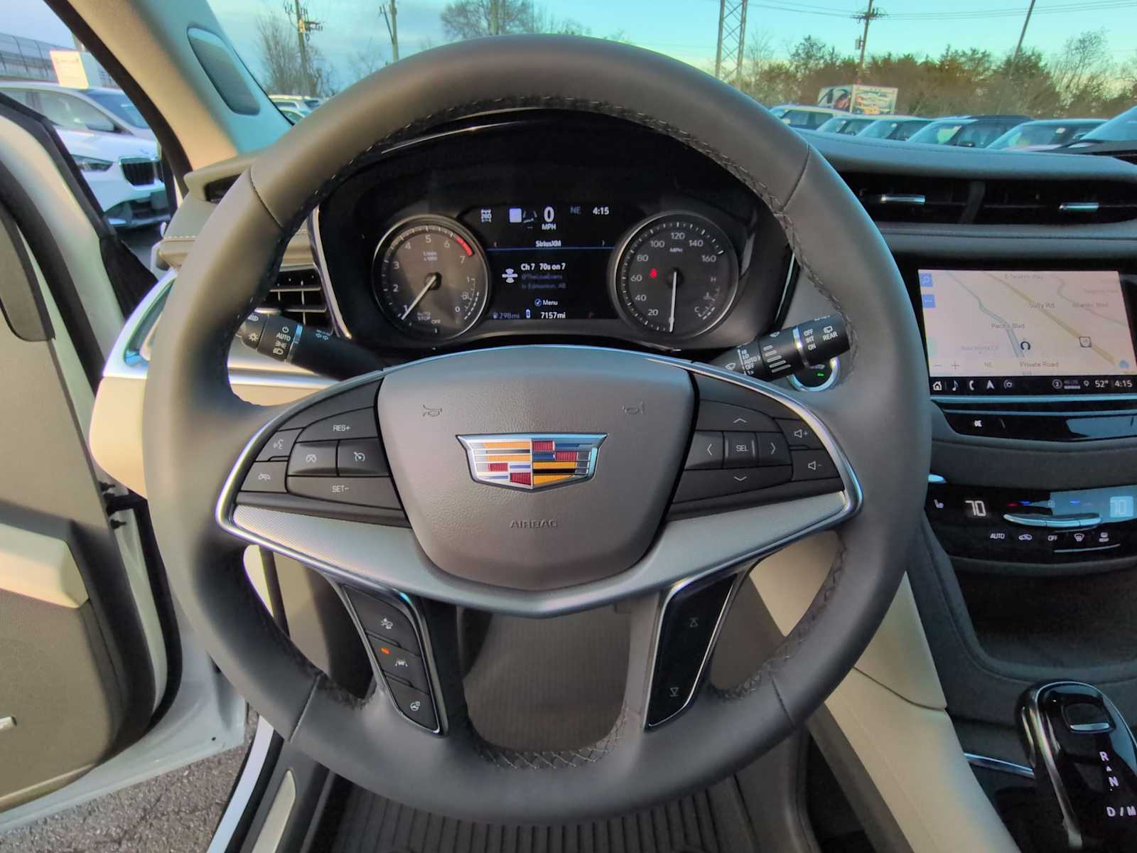 Thumbnail: 2025 Cadillac XT5 - 25