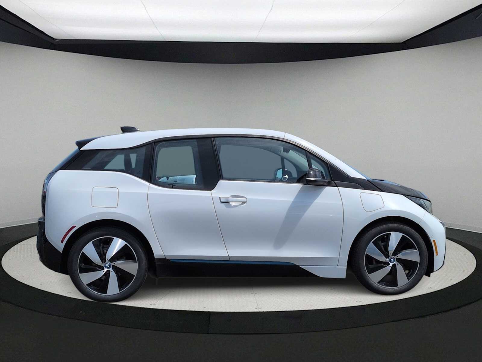 Thumbnail: 2016 BMW i3 - 9