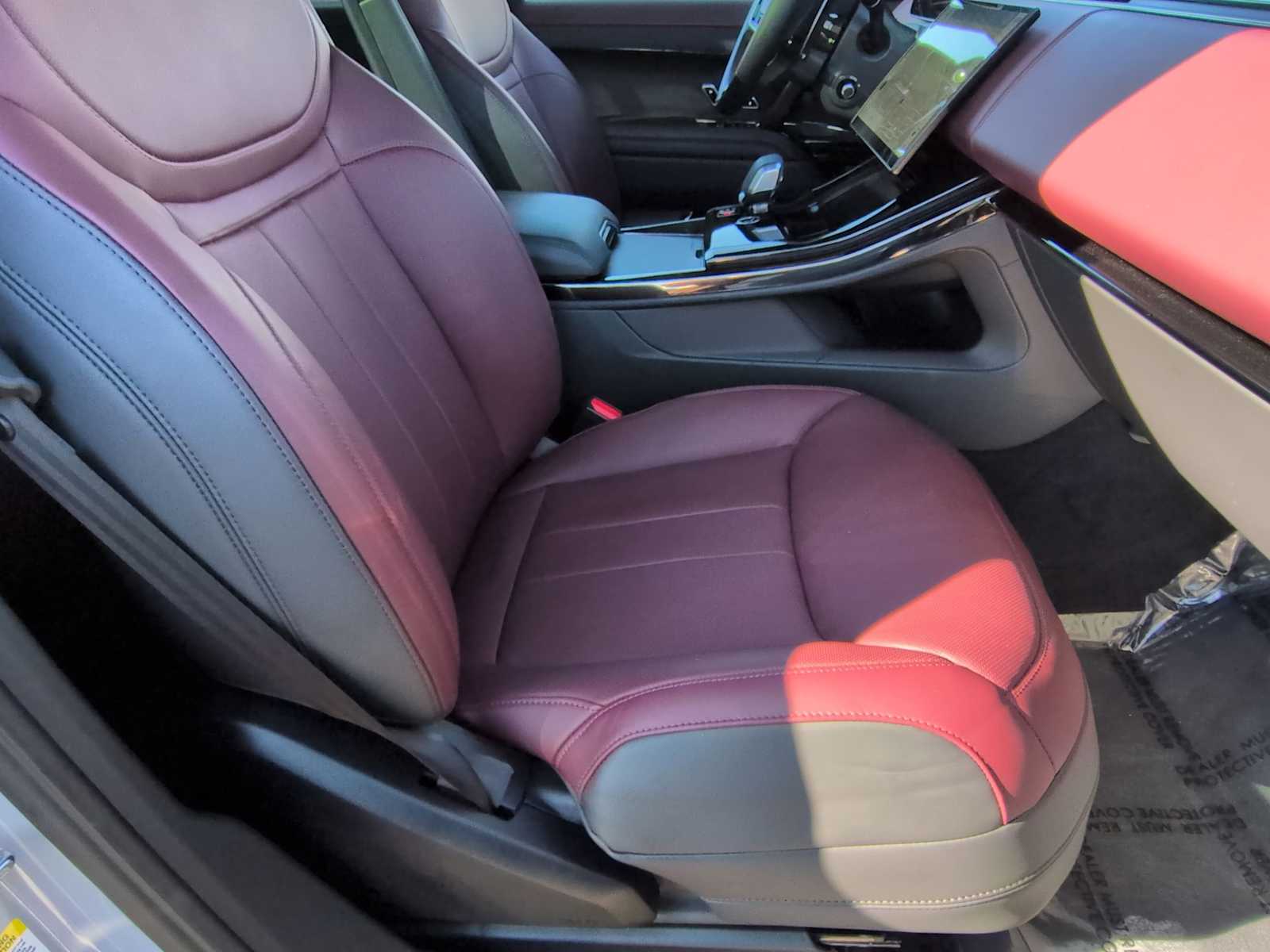 Thumbnail: 2025 Land Rover Range Rover Sport - 24