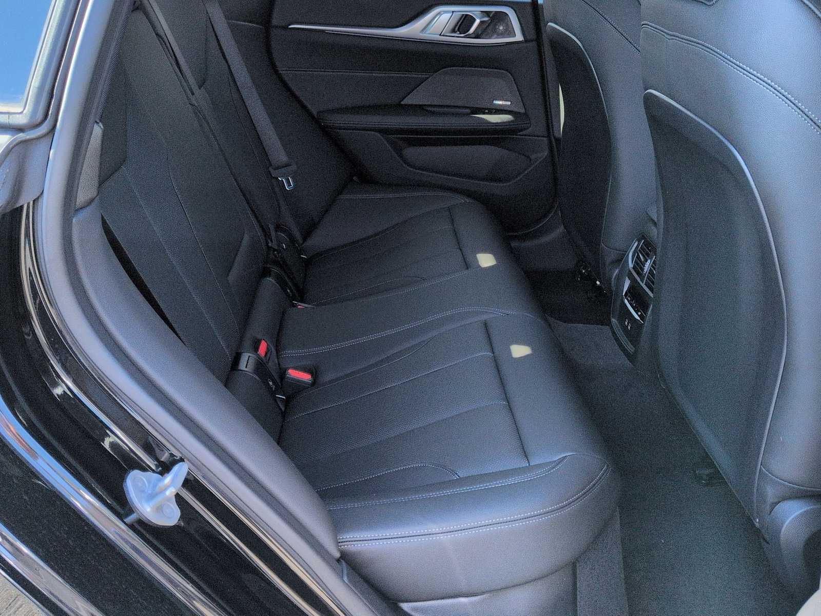 Thumbnail: 2026 BMW i4 - 22