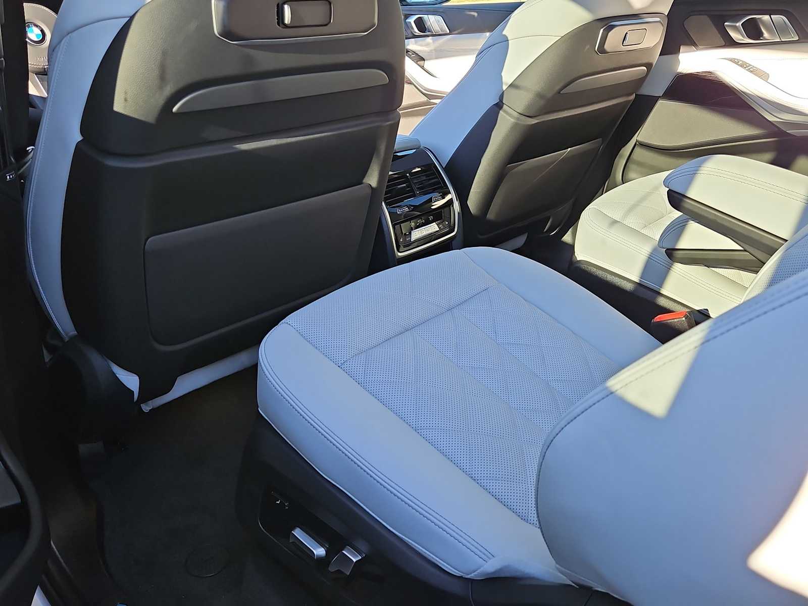 Thumbnail: 2026 BMW X7 - 18