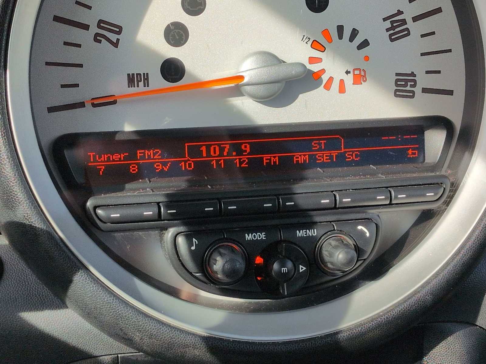 Thumbnail: 2011 MINI Cooper - 28