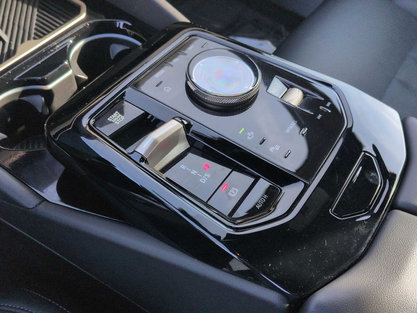 Thumbnail: 2025 BMW 5 Series - 34