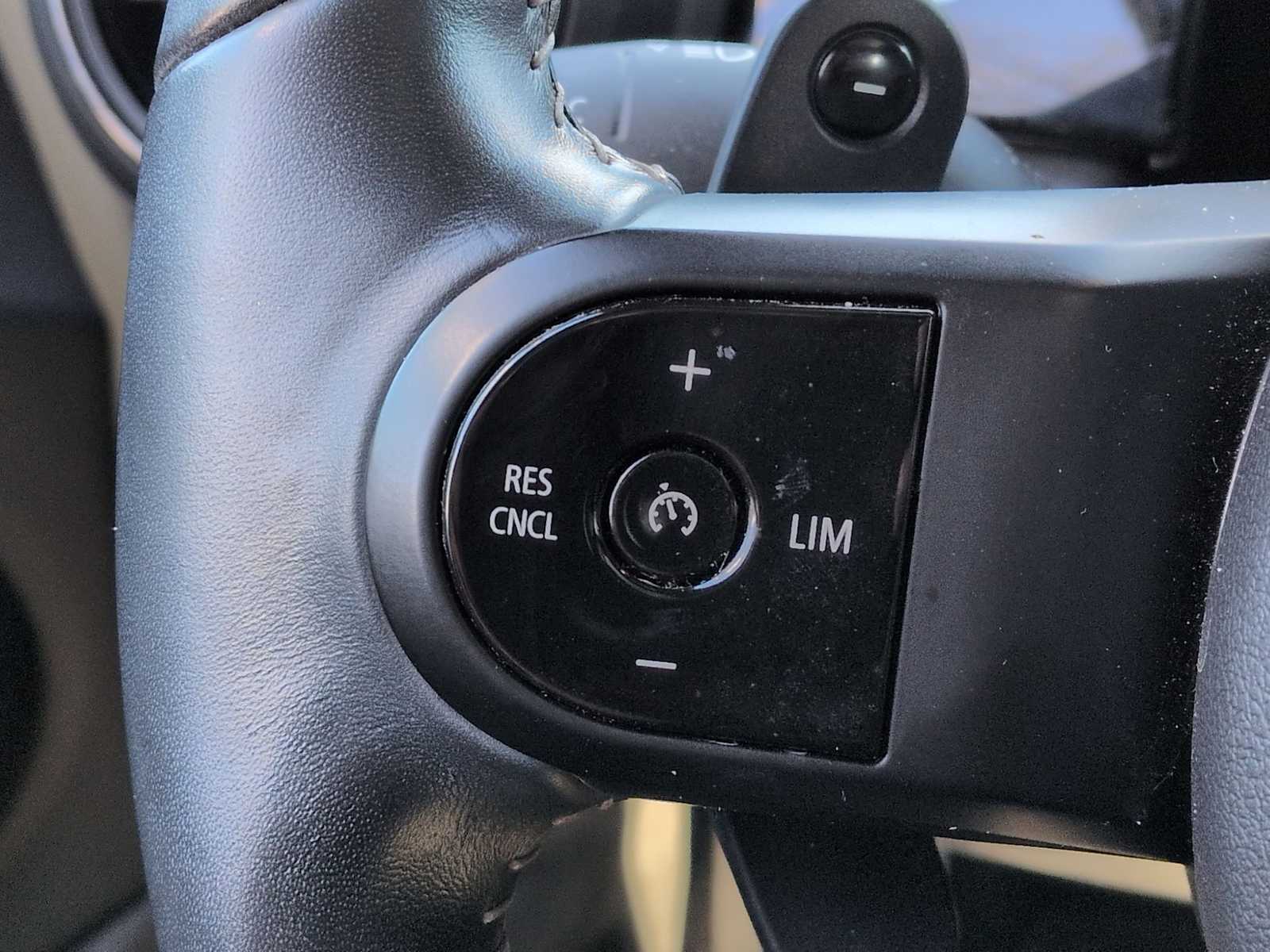 Thumbnail: 2022 MINI Cooper Hardtop - 24