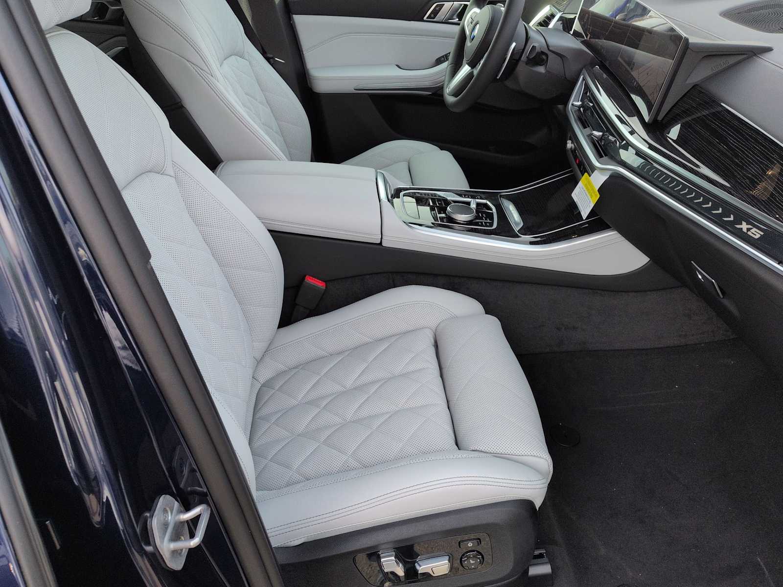 Thumbnail: 2026 BMW X5 - 24