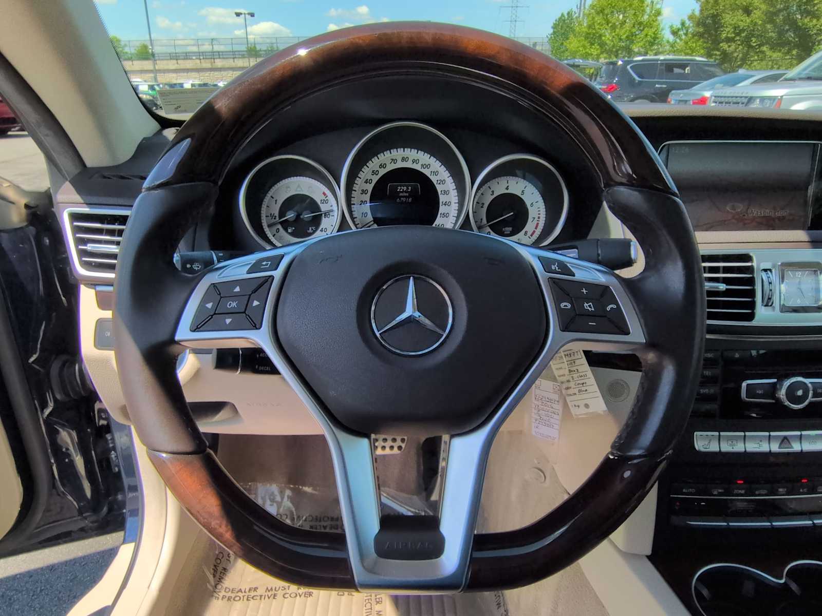 Thumbnail: 2015 Mercedes-Benz E-Class - 22