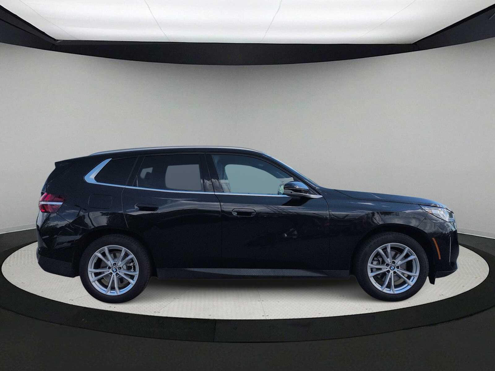 Thumbnail: 2025 BMW X3 - 9