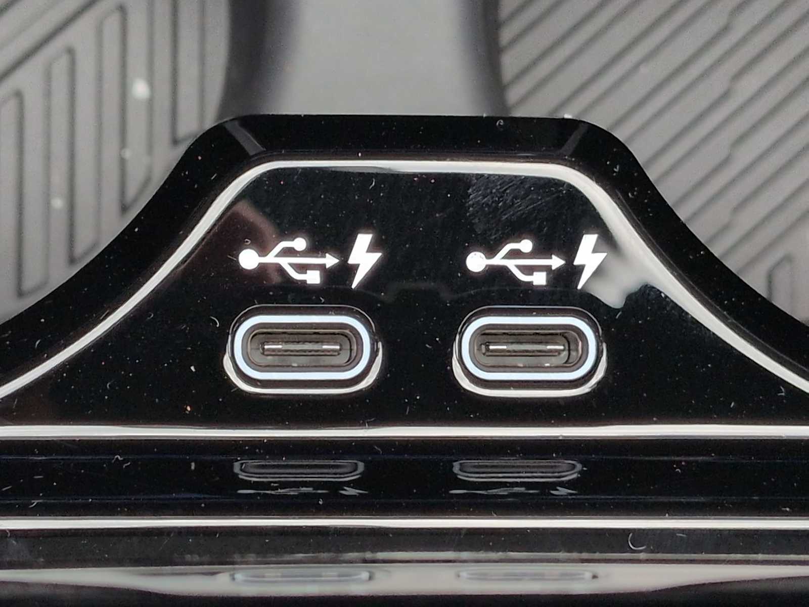 Thumbnail: 2026 BMW M5 - 32