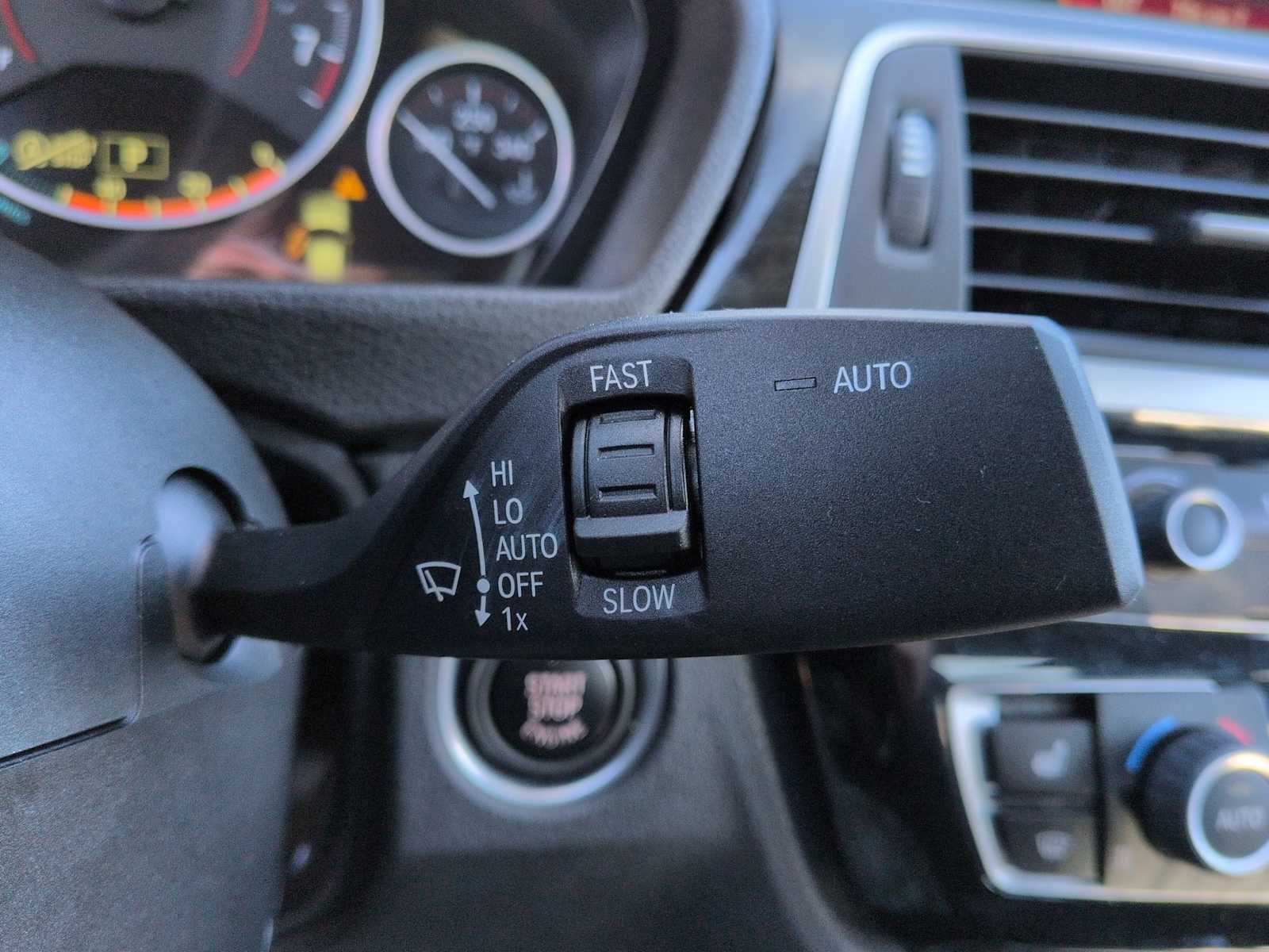 Thumbnail: 2018 BMW 3 Series - 28