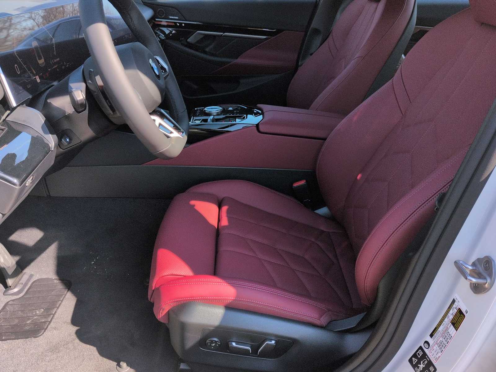 Thumbnail: 2026 BMW 5 Series - 17