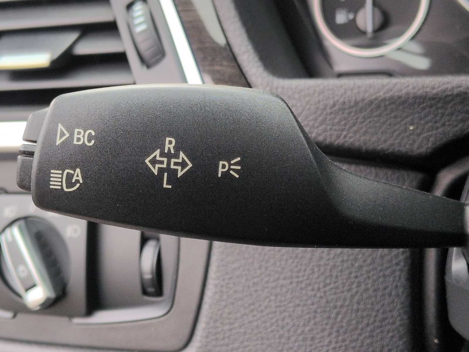 Thumbnail: 2017 BMW 3 Series - 28