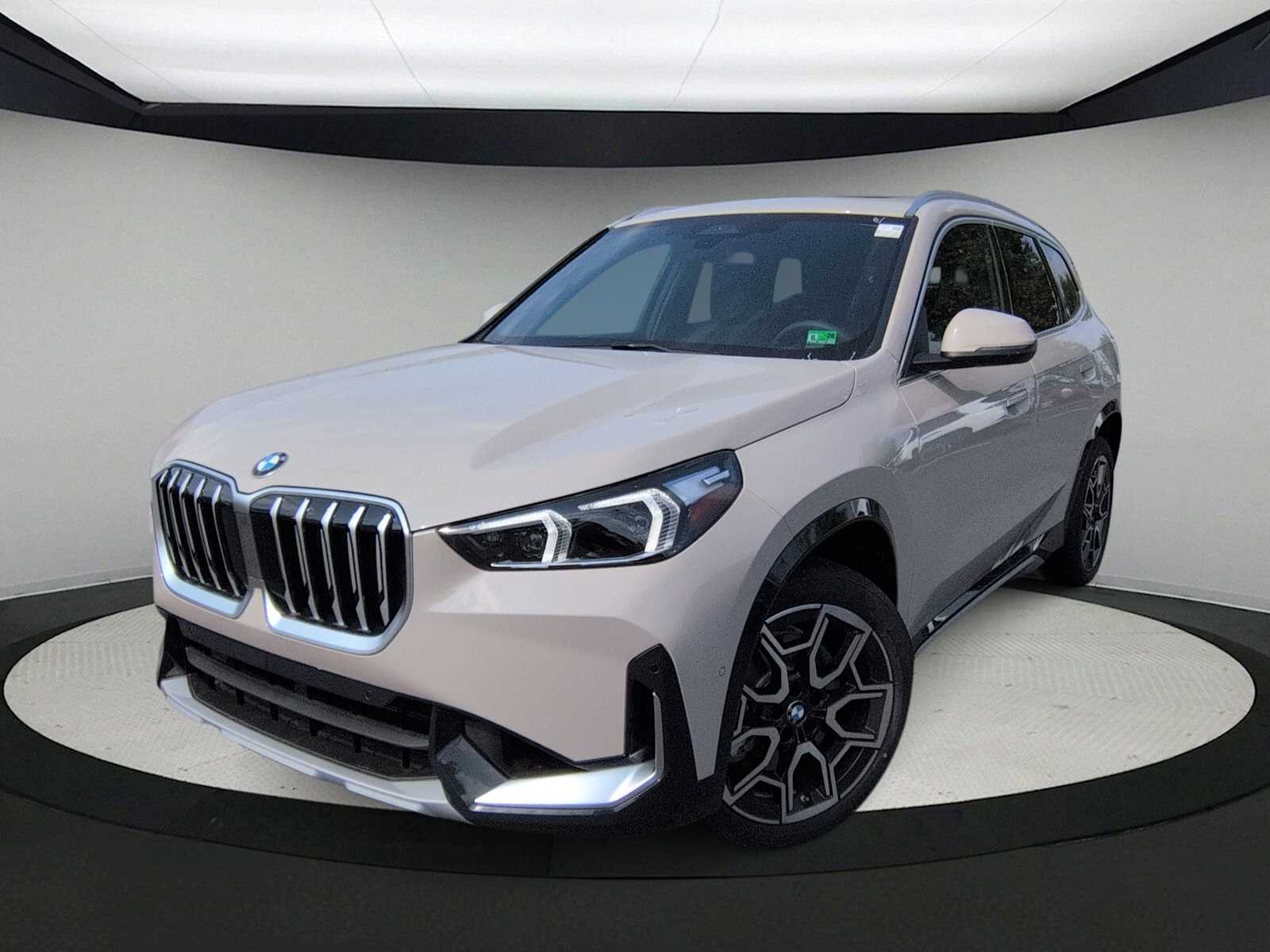 Thumbnail: 2026 BMW X1 - 1