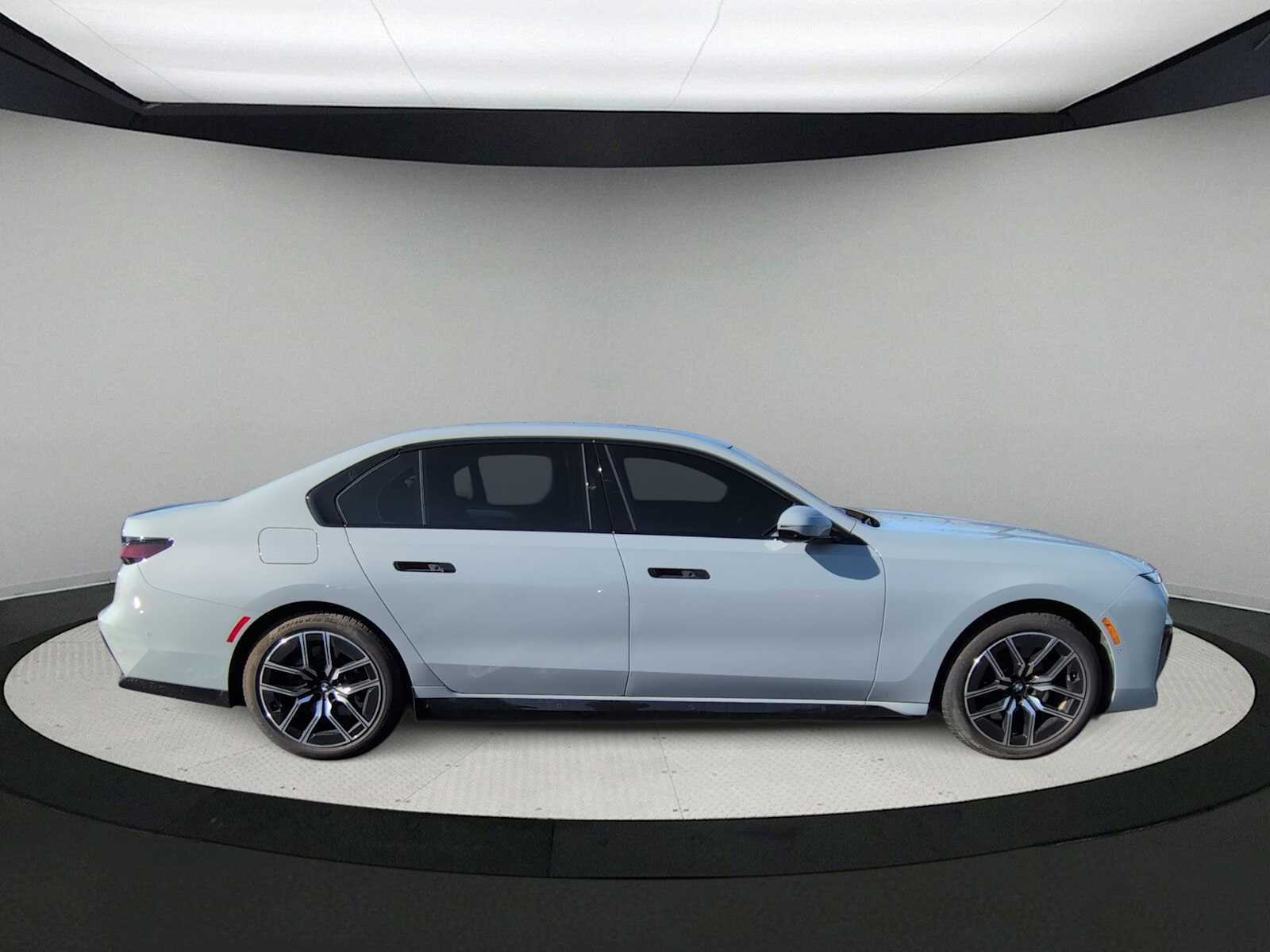 Thumbnail: 2023 BMW i7 - 9