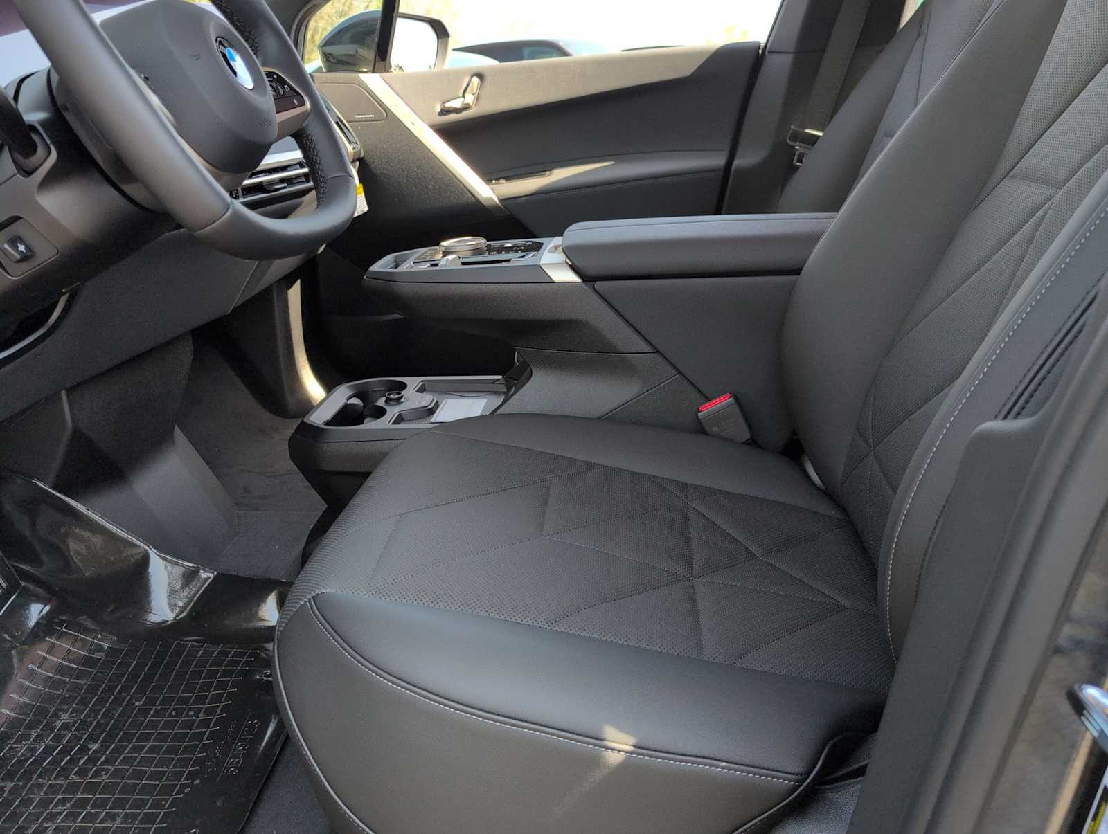 Thumbnail: 2026 BMW iX - 16