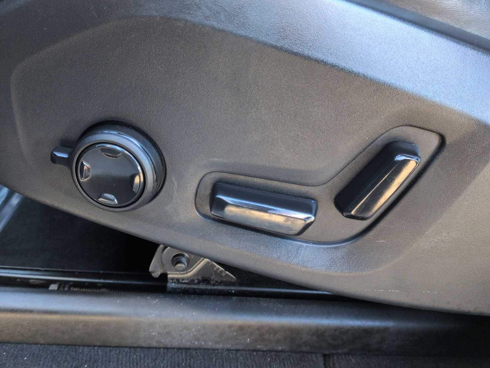 Thumbnail: 2017 Volvo XC90 - 17