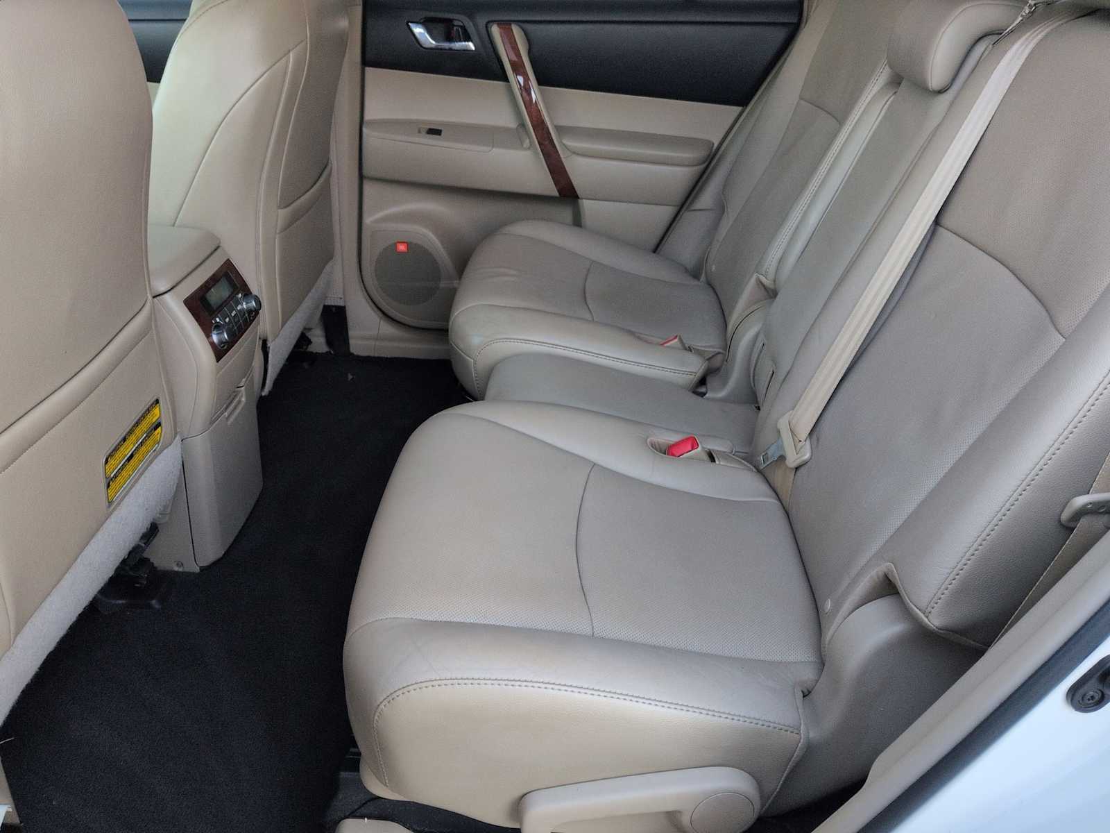 Thumbnail: 2011 Toyota Highlander - 21