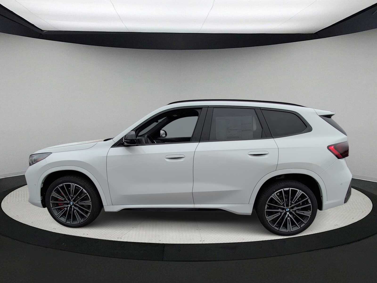 Thumbnail: 2026 BMW X1 - 5