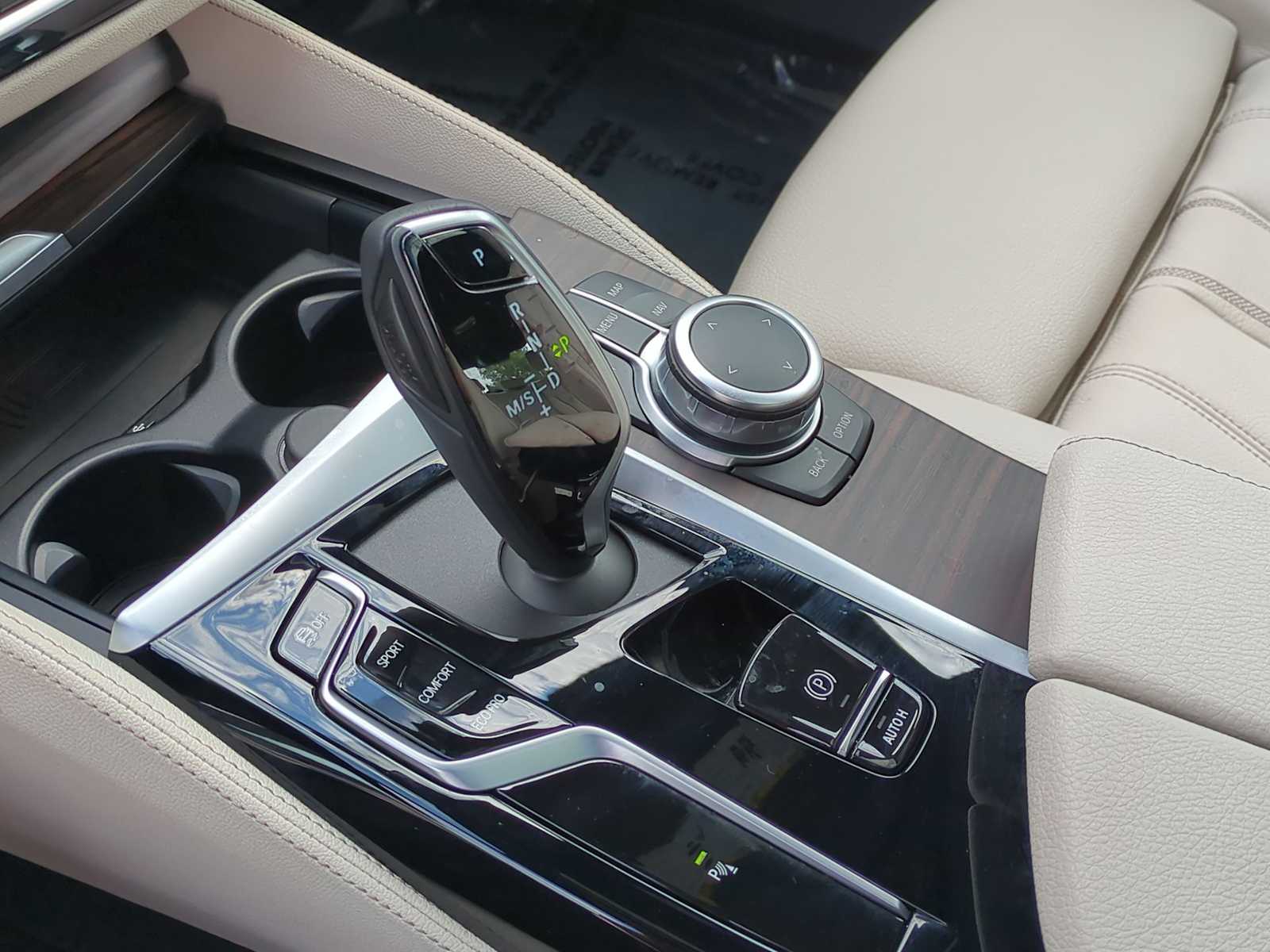 Thumbnail: 2022 BMW 5 Series - 34