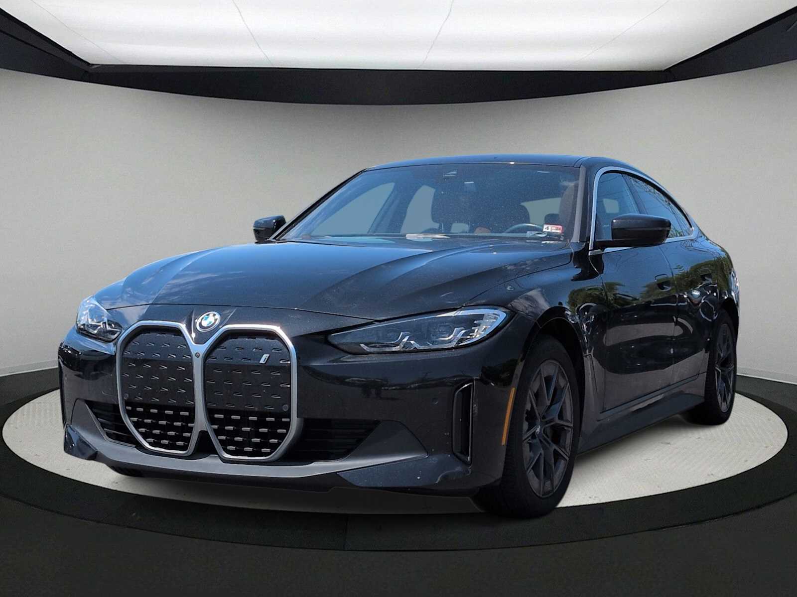 Thumbnail: 2023 BMW i4 - 4